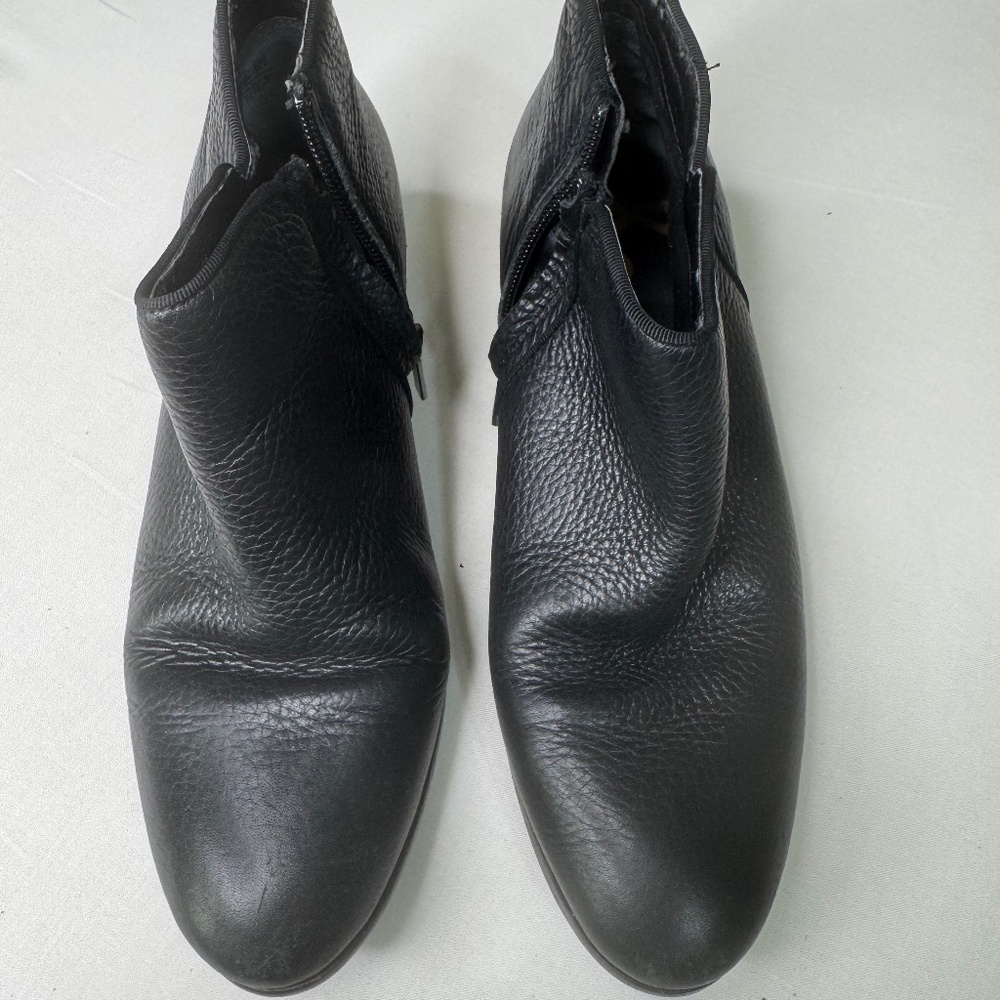 Sam Edelman Black Leather Ankle Boots Women’s Size 7 Side Zip Low Heel